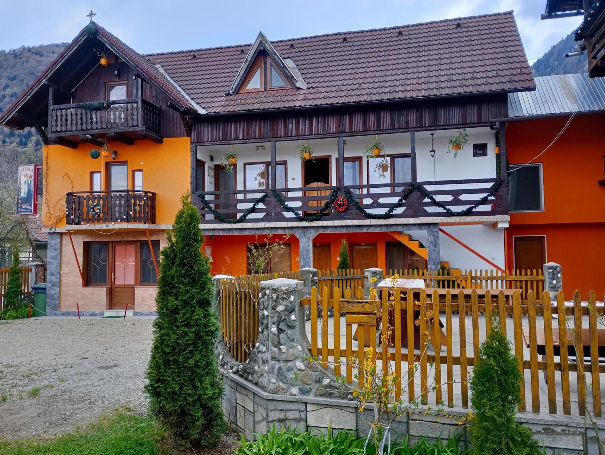 Pensiunea Irina 1 Si 2 Zărneşti Eksteriør billede